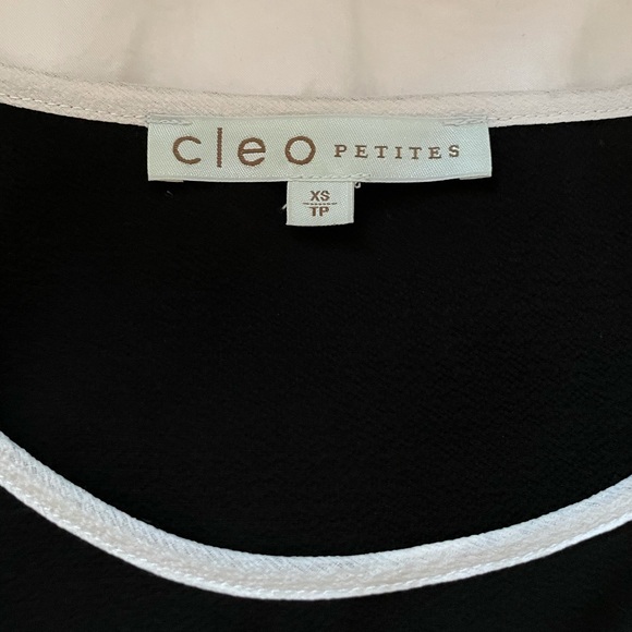 Open shouldered, short sleeve blouse - size XS - Picture 2 of 2